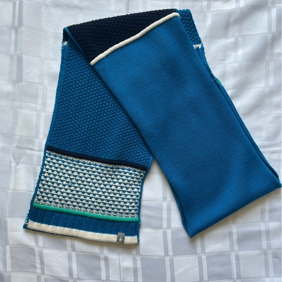 Smartwool Blue & White Merino Wool Scarf - Picture 7 of 7